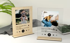 Song-Plaque-with-Stand-Graphics-27408145-1-1-580x435